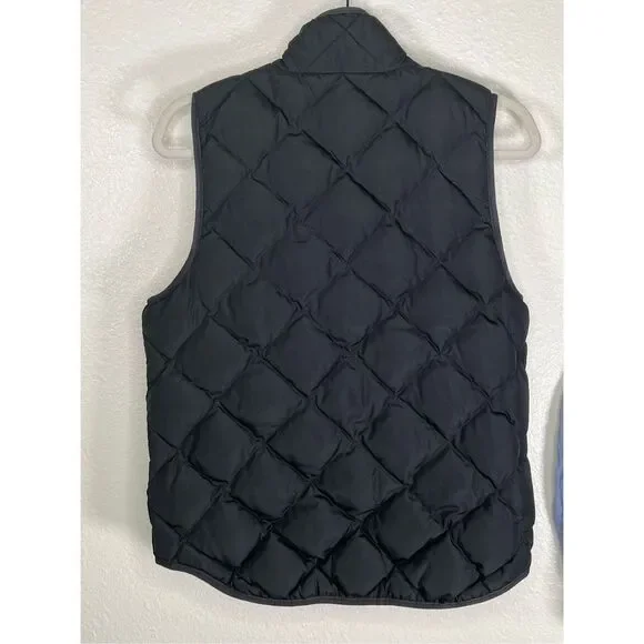 Woolrich Women's High Neck Full Zip Diamond Quilt Down Vest Black Size M - Picture 2 of 5